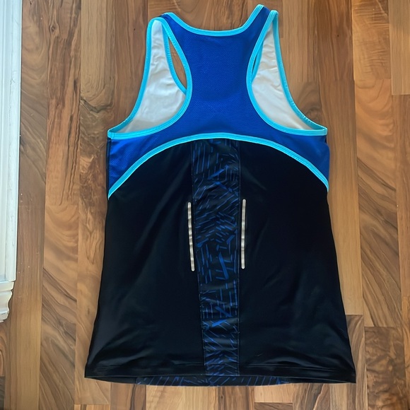 Perfect condition work out tank top - Picture 2 of 2